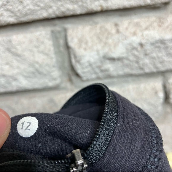 Lululemon Think Fast Hoodie
Parallel Stripe Black White / Black - Picture 5 of 7